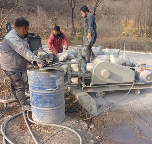 湾岭镇路面下沉注浆